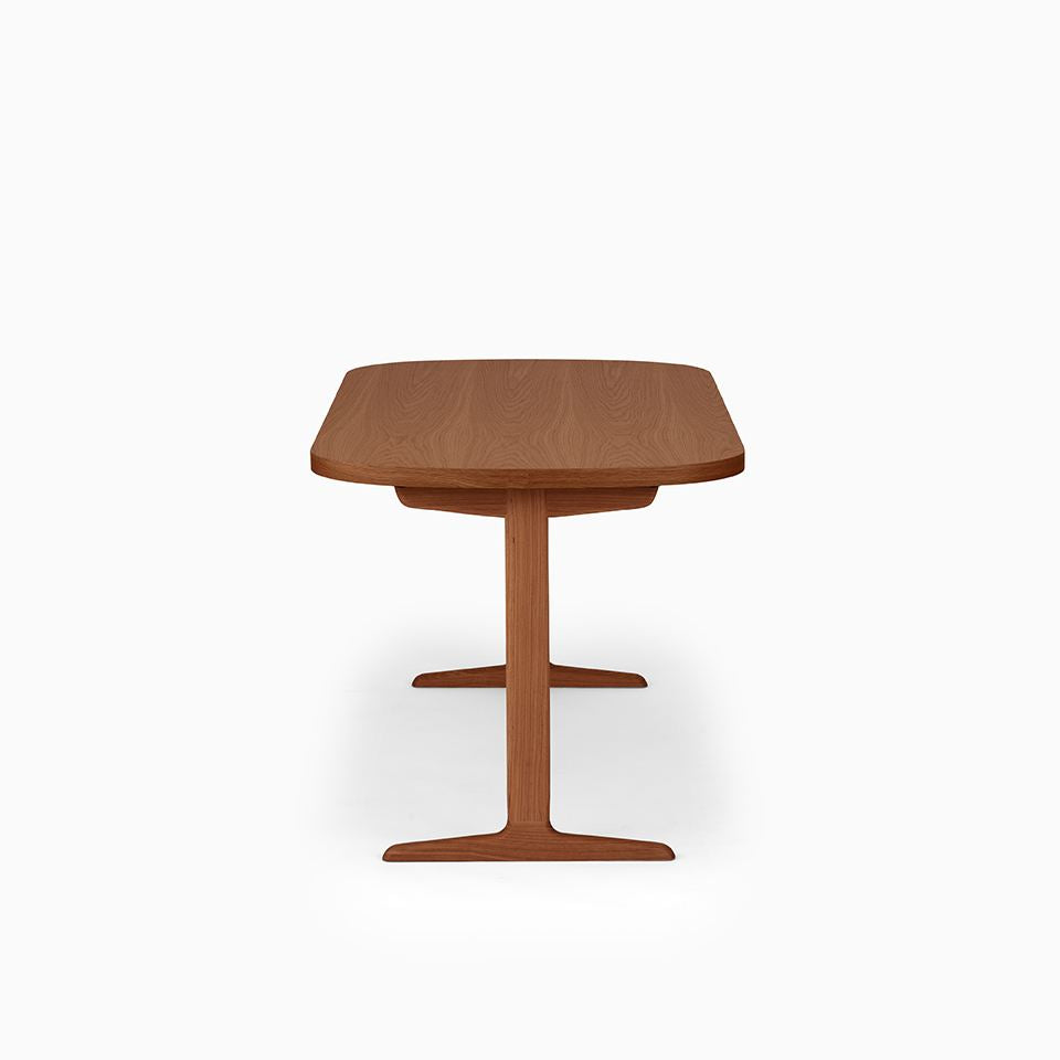 KUUM Table Oval  W1600 × D800 - オーク突板ブラウン / クーム テーブル
