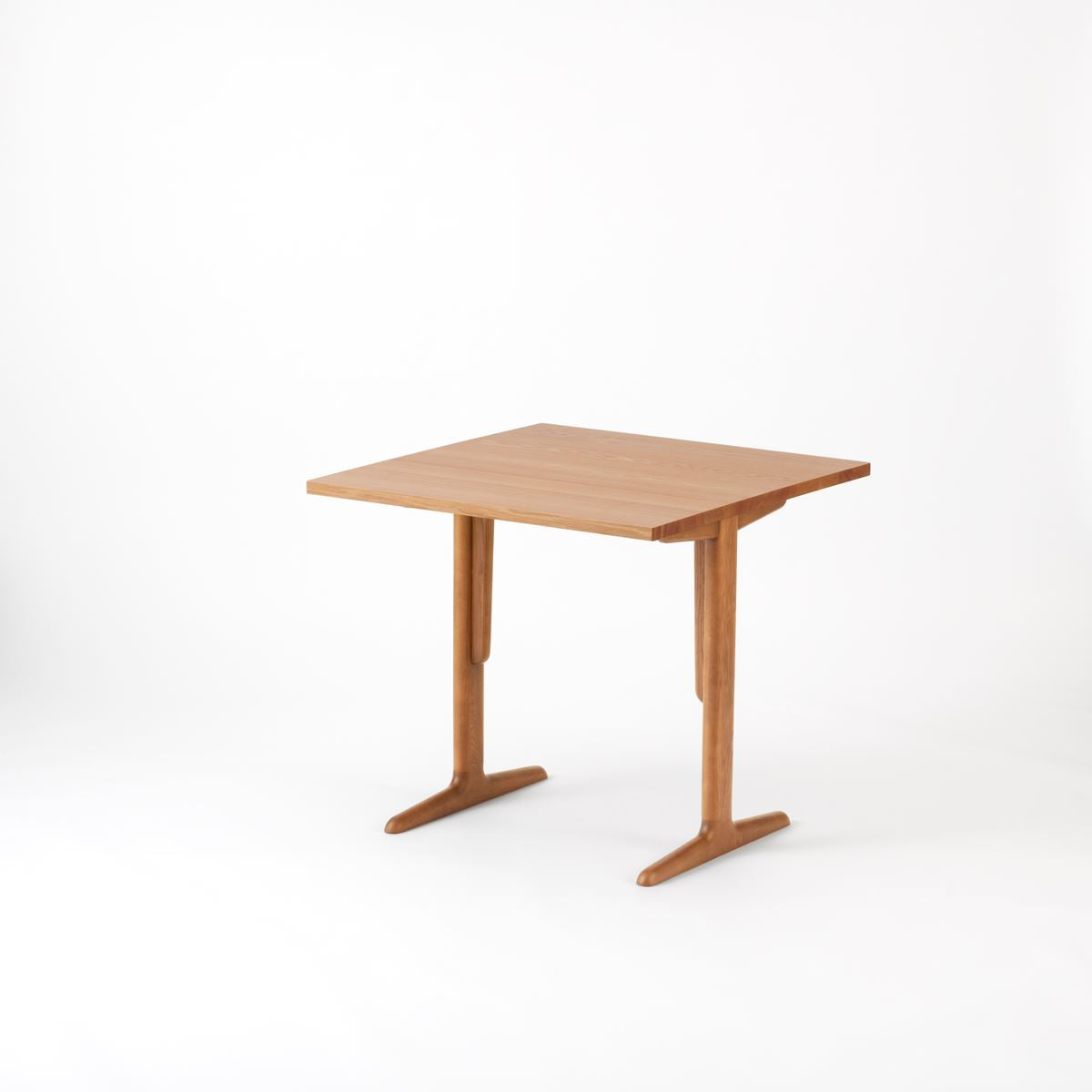 KUUM  Table W800 × D800 - アッシュ無垢材ナチュラル / クーム テーブル