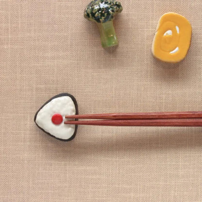 箸置き 梅干しおにぎり 使用例
