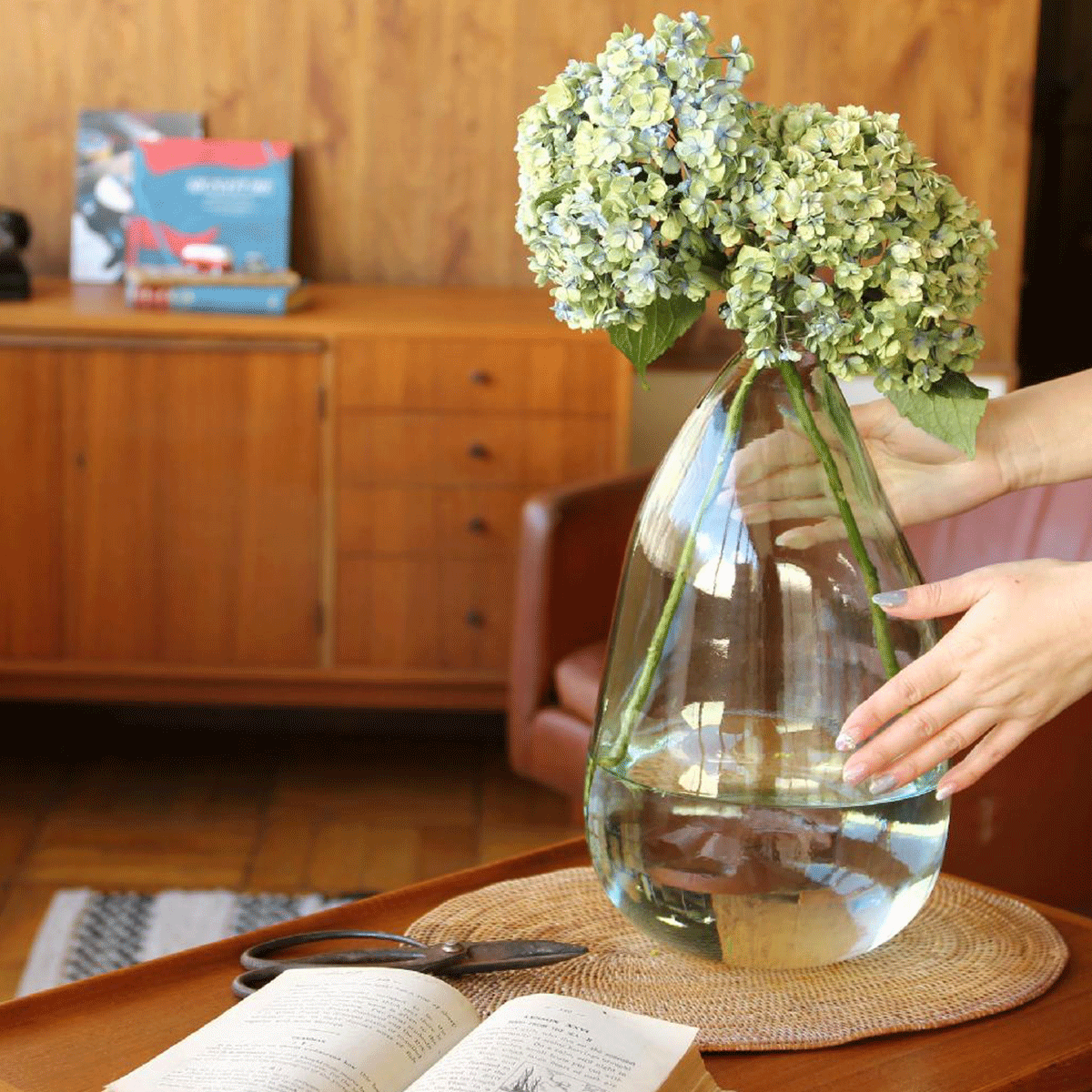 Round Glass Flower Vase / ラウンドグラスフラワーベース